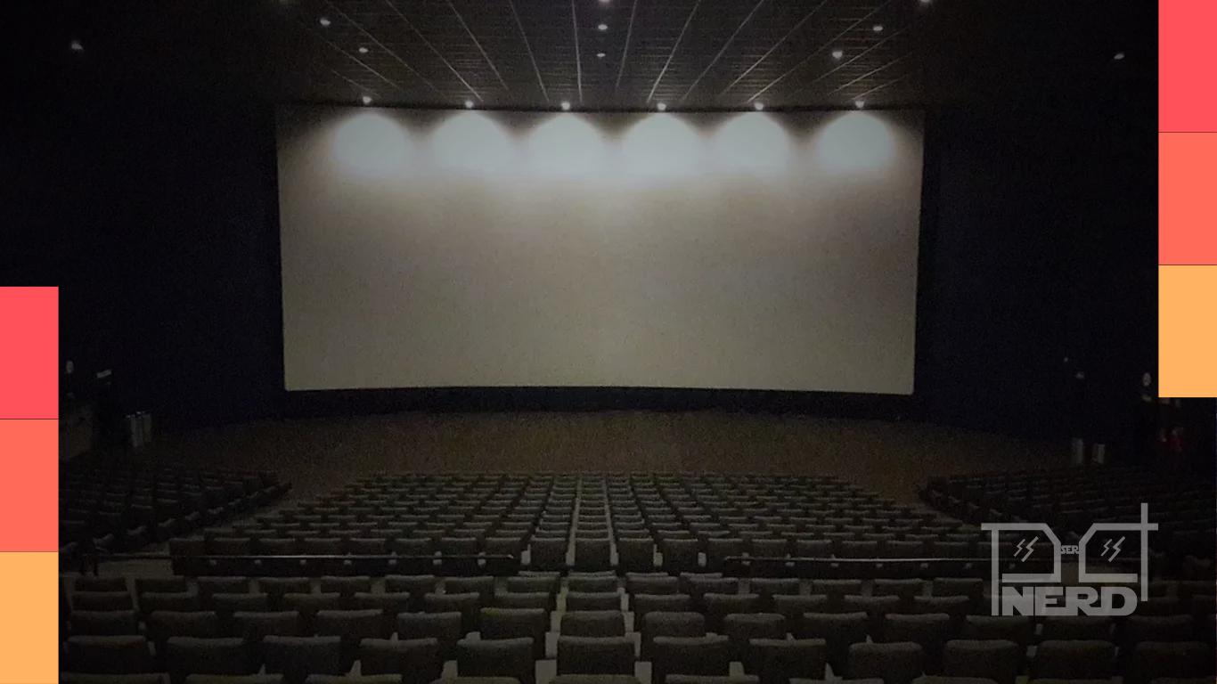 Espectadores em uma sala de cinema durante a temporada de bilheteria de 2026