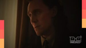 Tom Hiddleston como Loki, personagem ligado à AVT e às viagens no tempo do MCU