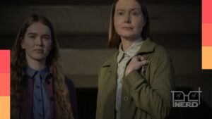 Carrie White cercada por referências às histórias sobrenaturais de Stephen King