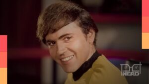Walter Koenig caracterizado como Pavel Chekov na franquia Star Trek