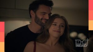 Tom Bateman e Lili Reinhart em cena de A Hipótese do Amor, romance do Prime Video