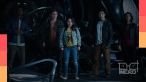 Dacre Montgomery e os novos Rangers em cena do filme Power Rangers de 2017